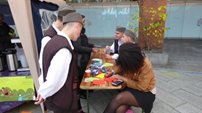 Besucher schreiben Denk-Zettel